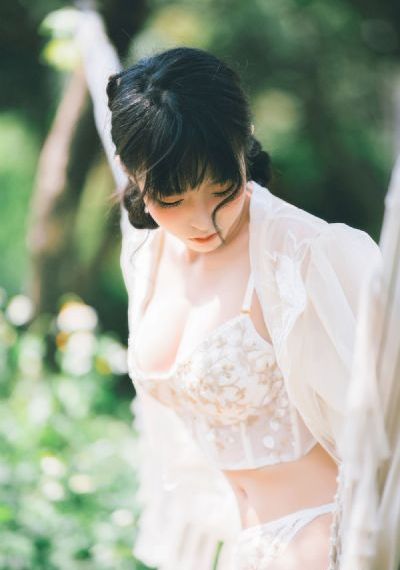 咬紧的女人_1080超清免费观看